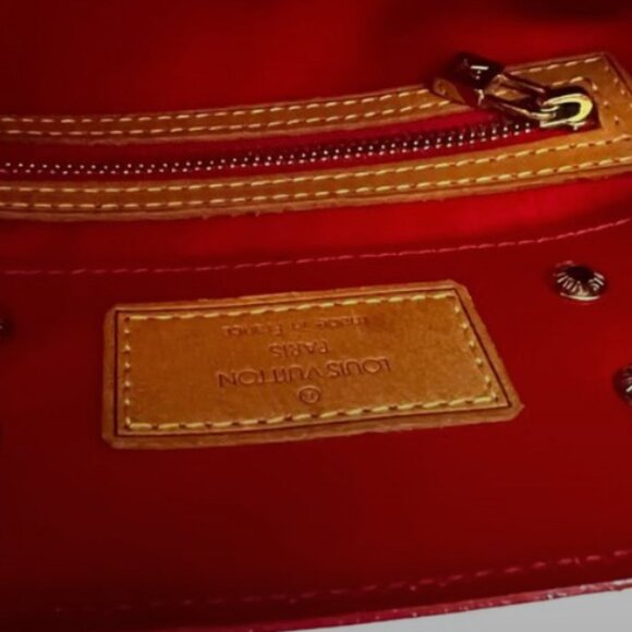 CLOSET CLEAR OUT Authentic Louis Vuitton Bag Reade PM - Picture 3 of 8